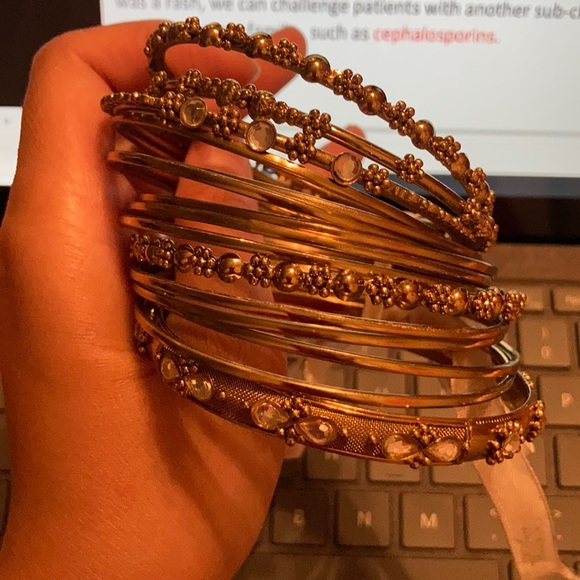 Amrita Singh Bracelets - Picture 3 of 4